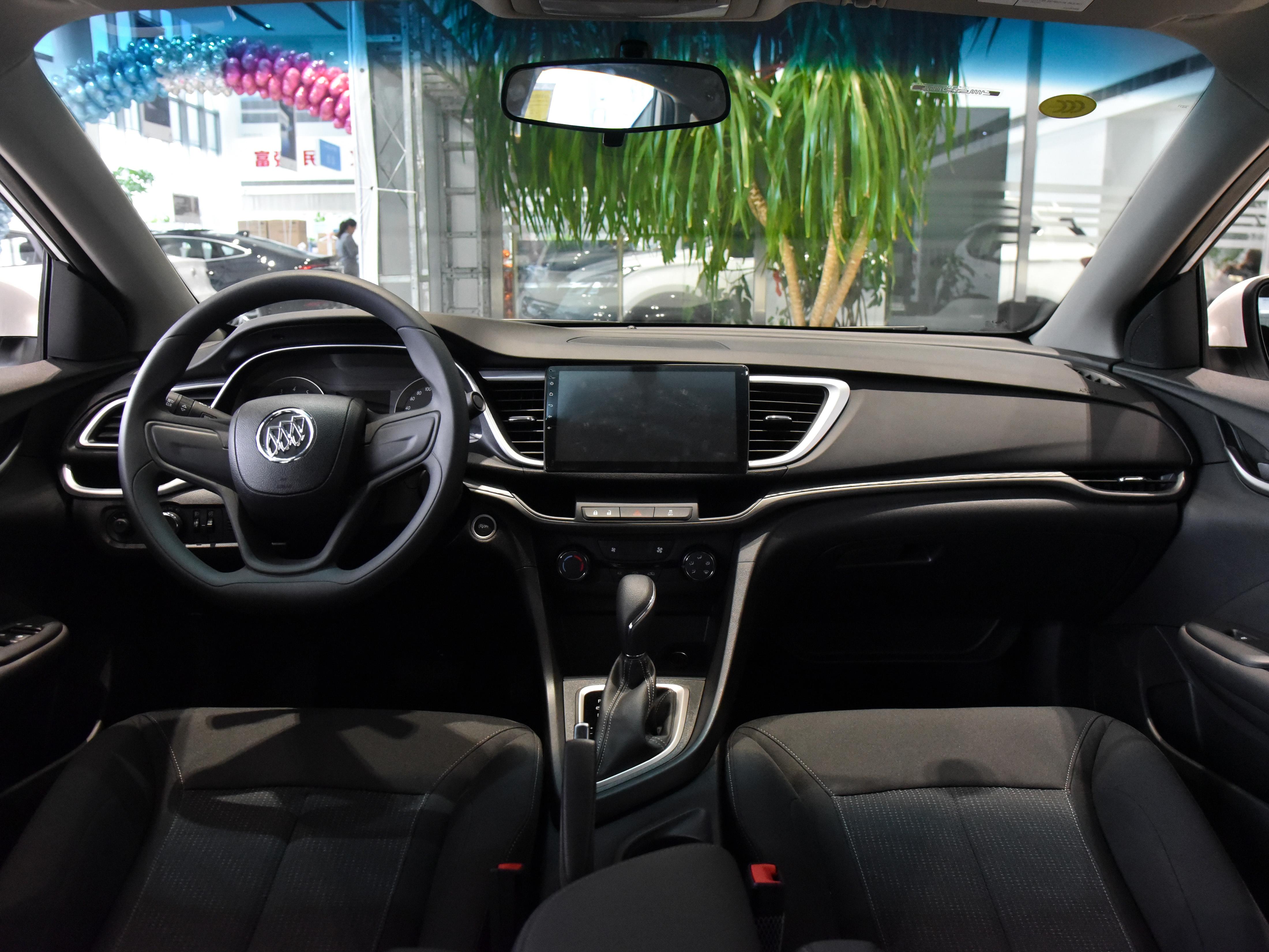 空间大点合资车,2万多18款自动挡英朗