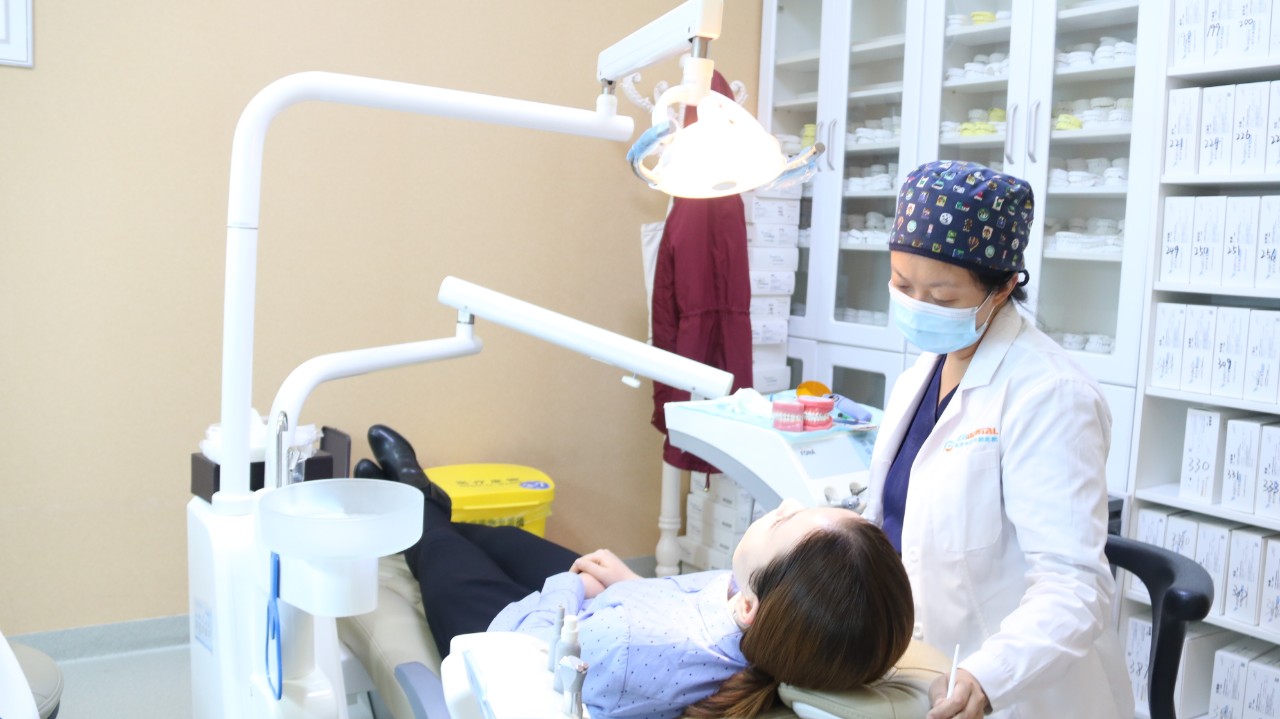 整牙齿堪比整容,矫正牙齿大概多少钱龅牙