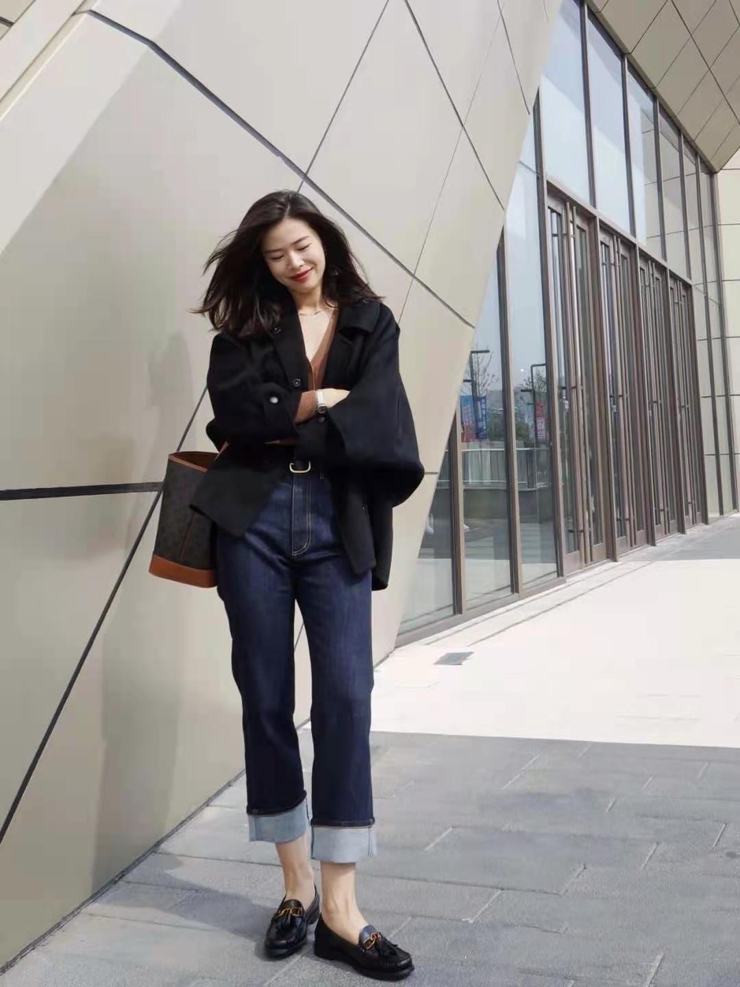 2021春夏的王炸款式，当属这款“乐福鞋”，真的很百搭