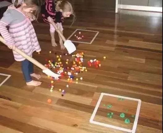 九个月亲子互动小游戏锻炼大脑,不出门在家玩的亲子小游戏