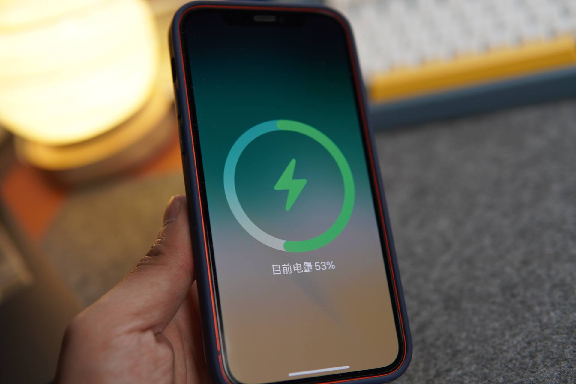 iphone12智能背夹电池壳,iphone12背夹充电宝