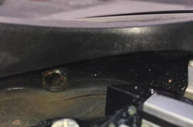 如果天窗漏水,功放损坏怎么办?