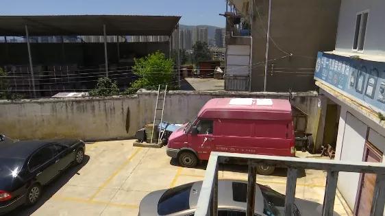 昆明法院拍卖二手车七座,昆明一房屋司法拍卖176.1万