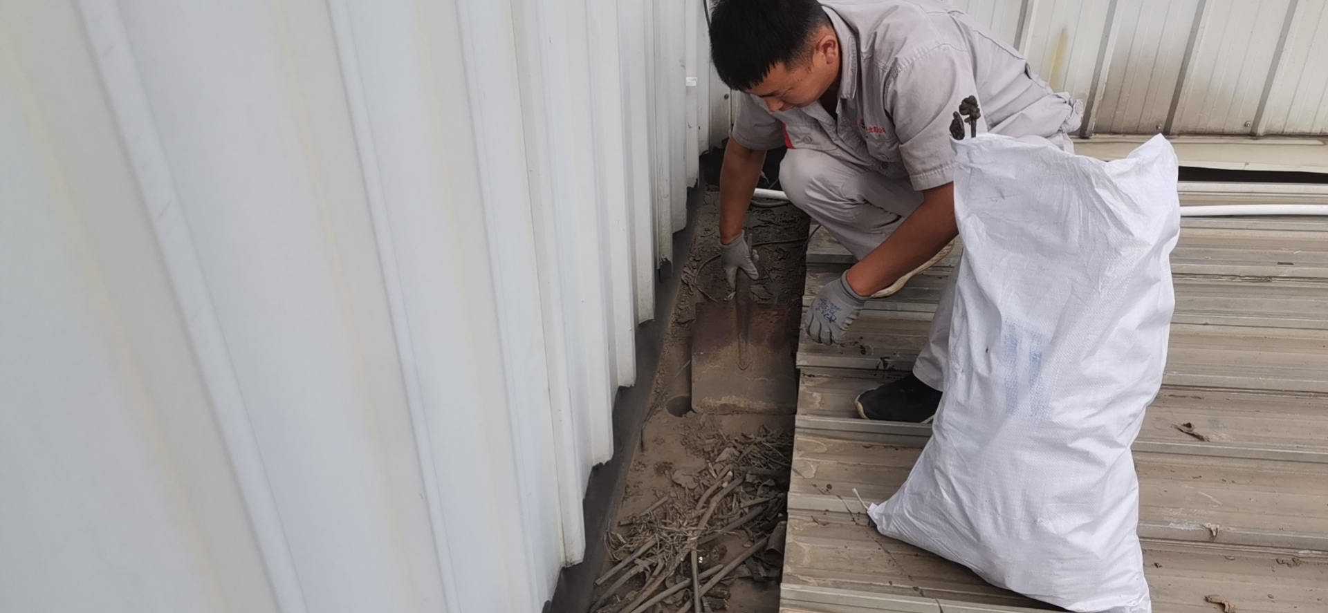 清理工厂地面灰尘,工业厂房屋顶垃圾清理