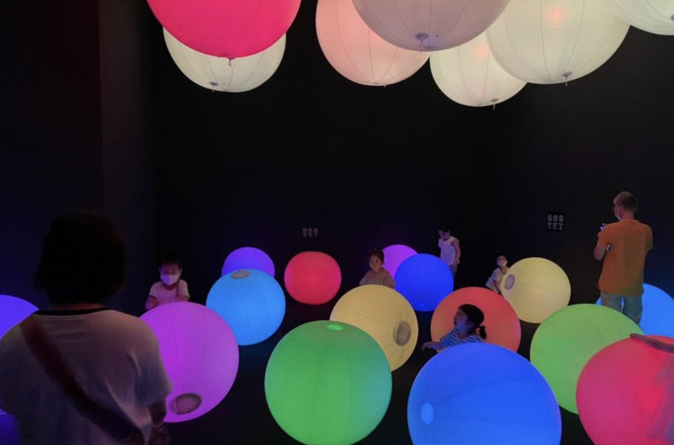 天气渐凉，苏州这几家游乐场又热闹起来，吃狗粮的机会又多了