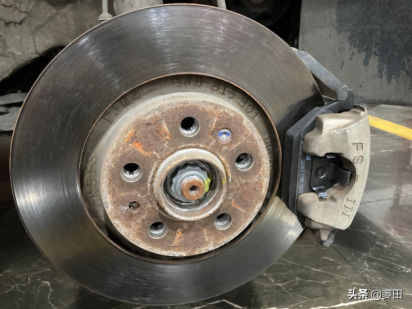老车更换刹车片需要磨刹车盘吗,十万公里该换刹车片了吗