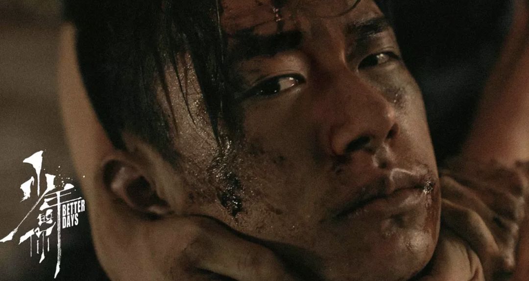 周冬雨少年的你演技混剪,少年的你幕后剧组陪周冬雨剃寸头