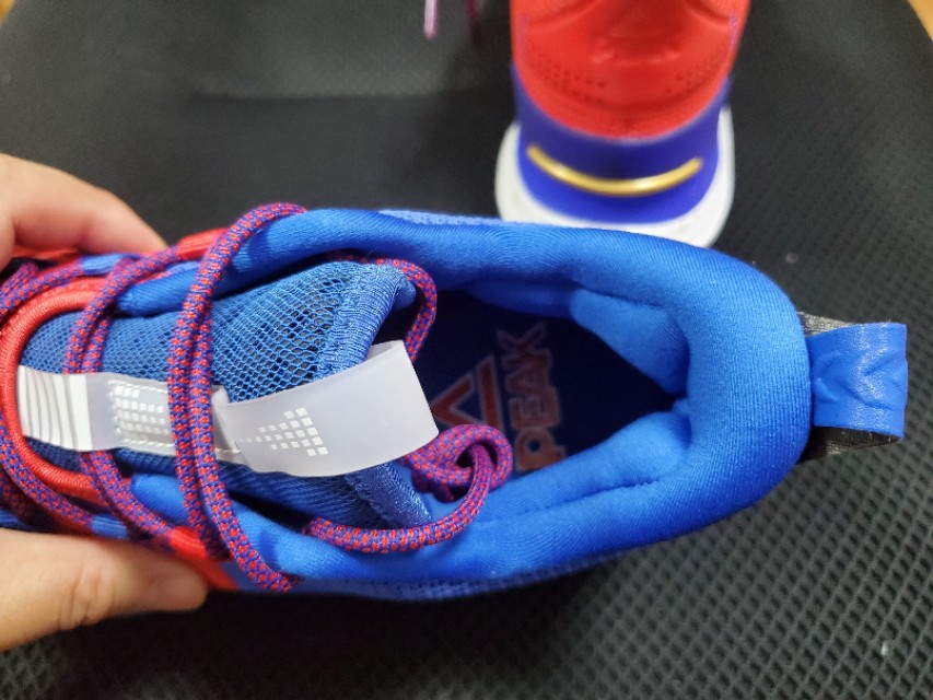 路威上脚篮球鞋2022,路威篮球鞋闪现2019