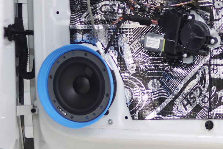 哈尔滨香坊汽车音响改装,哈尔滨汽车音响改装效果图