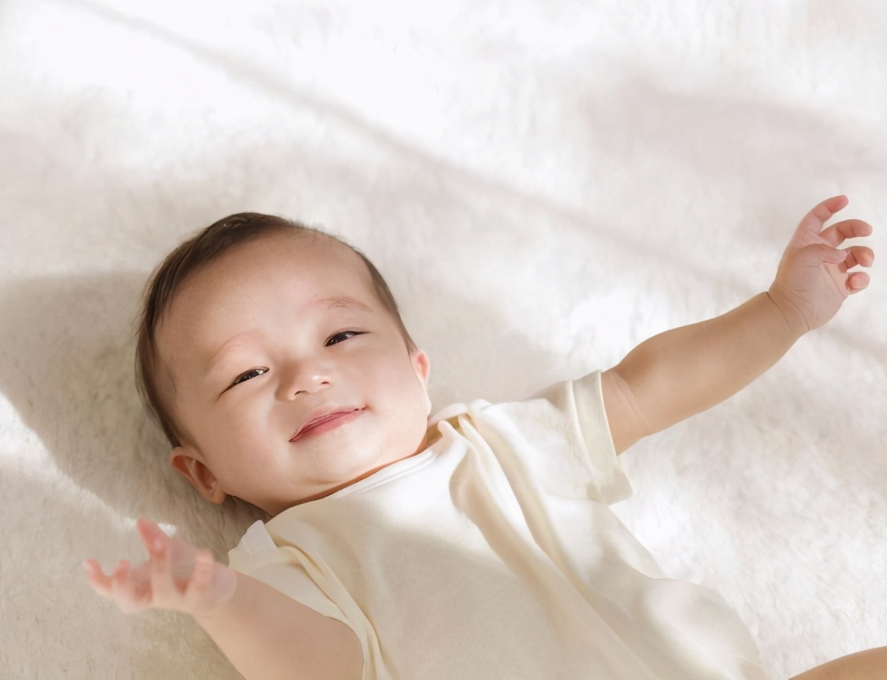 两个月婴儿吐奶的原因及解决办法,怎么解决2个月宝宝吐奶