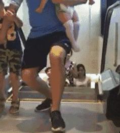 搞笑gif妹子的内心是崩溃的,搞笑gif妹子原来是个逗比