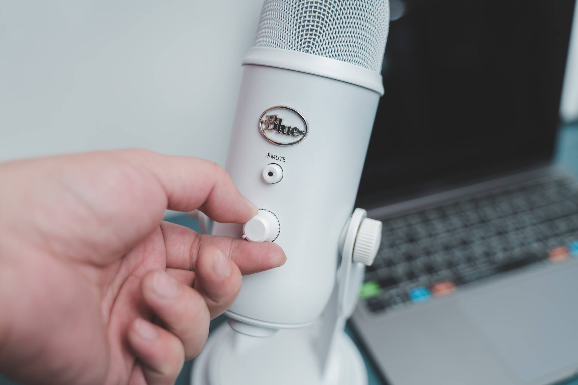 罗技雪怪麦克风blueyeti有蓝牙吗,罗技blueyetix雪怪麦克风使用攻略