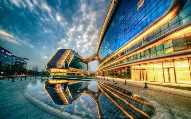 上海的魅力在什么地方,上海十六个区哪个区最好