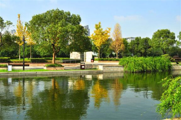 苏州的景点灵岩山开放了吗,苏州爬山必去十大景点灵岩山