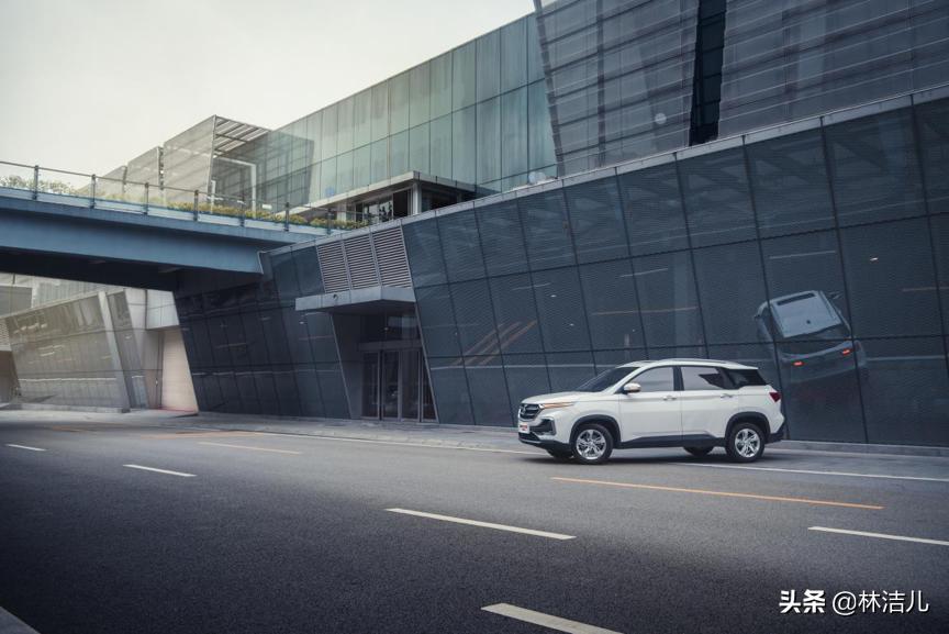 现在最流行的潮牌是什么,当下最流行的十大潮牌