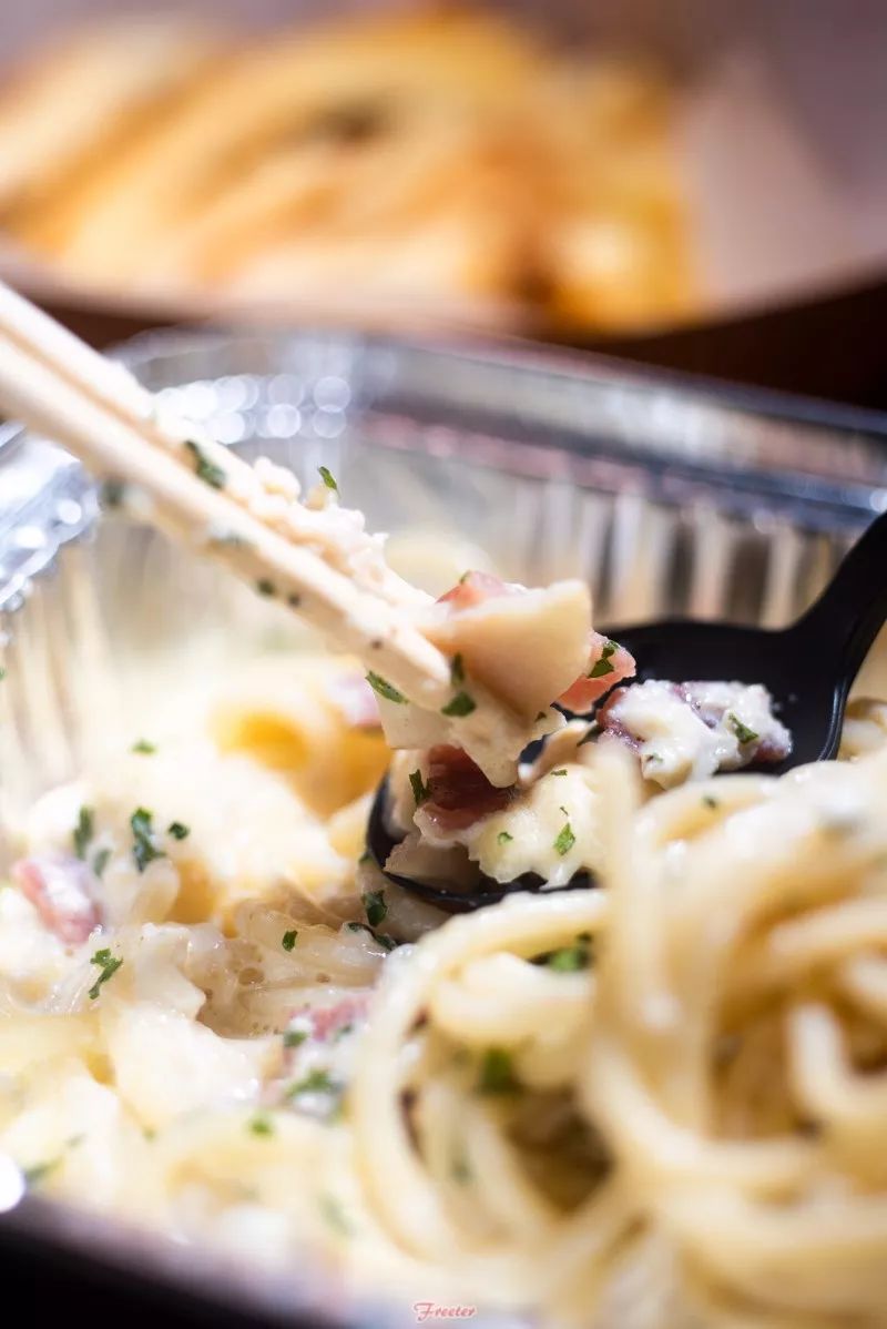 这是一家神奇Pizza小店，居然默默霸占着海口点评西餐榜TOP1