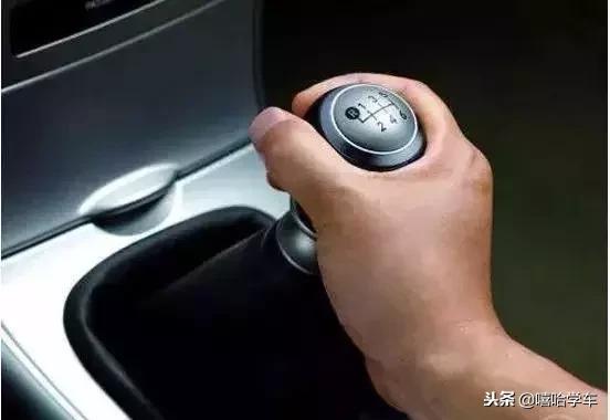 科目三档位正确操作法,科目三路口转弯挡位操作