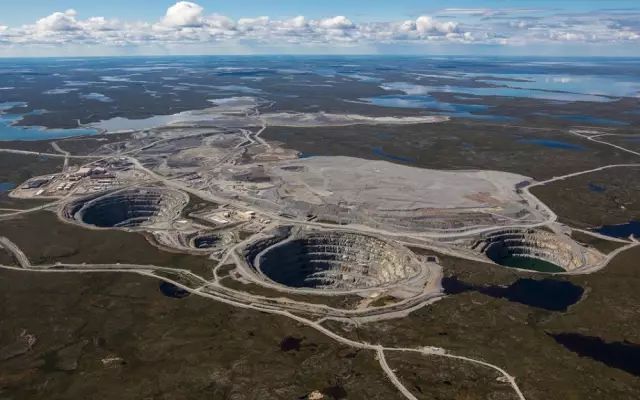 在南非买两克拉的钻石大概多少钱,买钻石一般都买大的