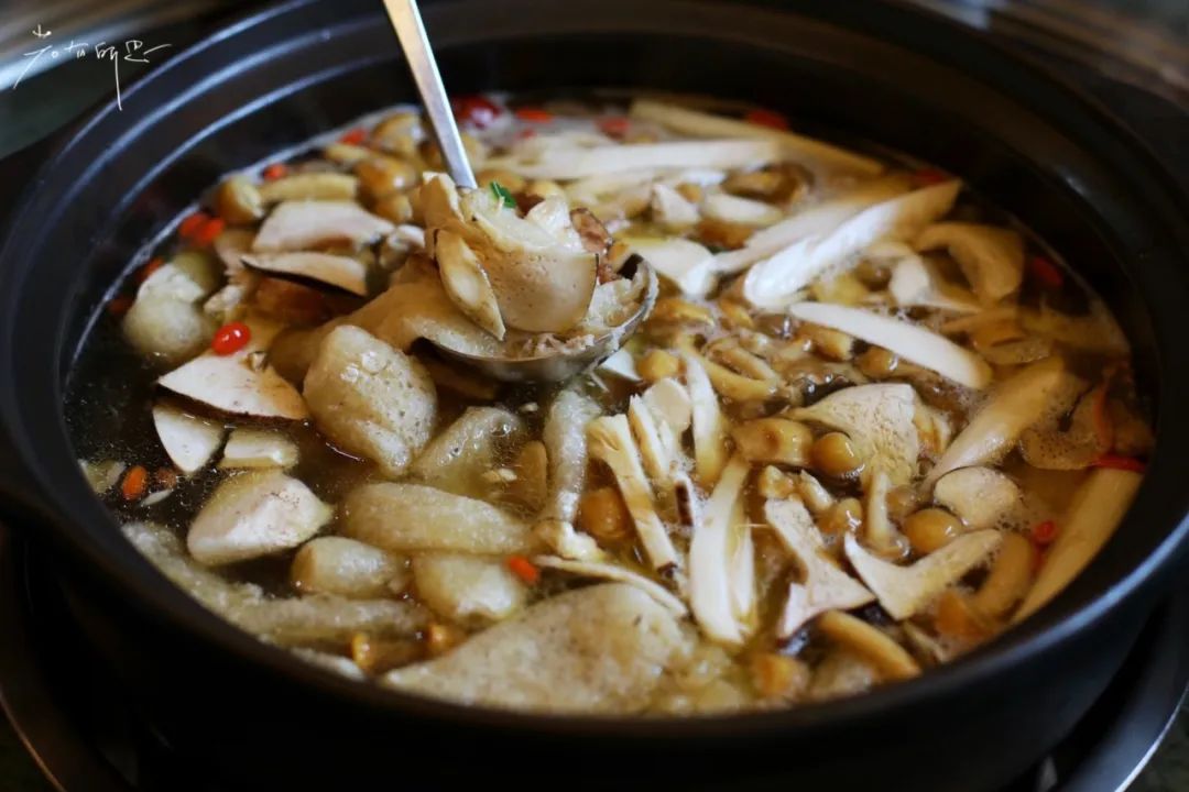 旅游到西藏不可错过的10大美食,拉萨藏餐小吃美食推荐