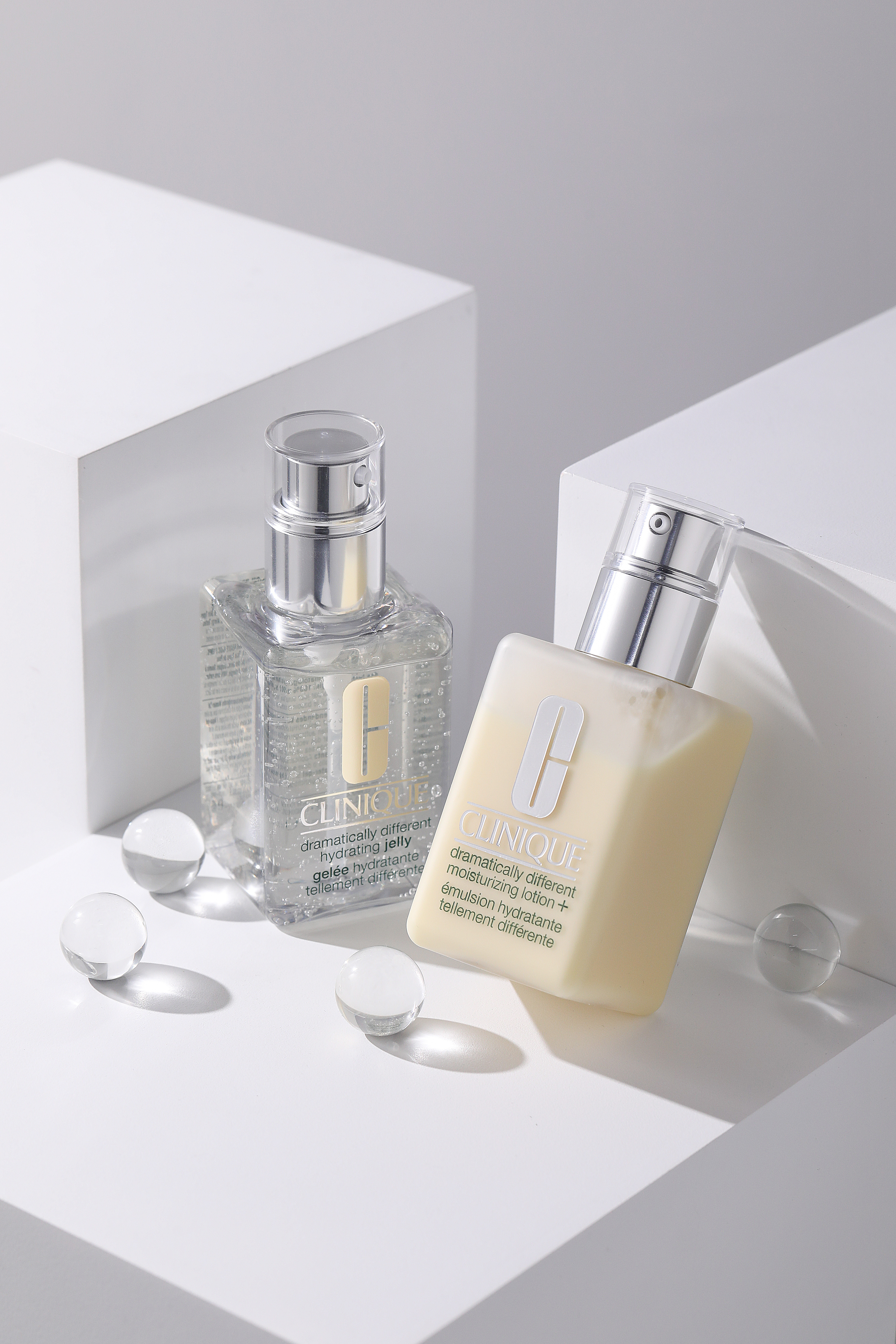 倩碧卓越润肤乳和天才黄油区别,倩碧天才黄油有油和无油的区别