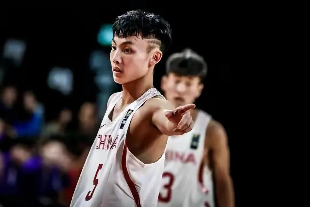 徐杰那么矮为什么还能打cba,cba辽粤大战徐杰为什么吼郭艾伦