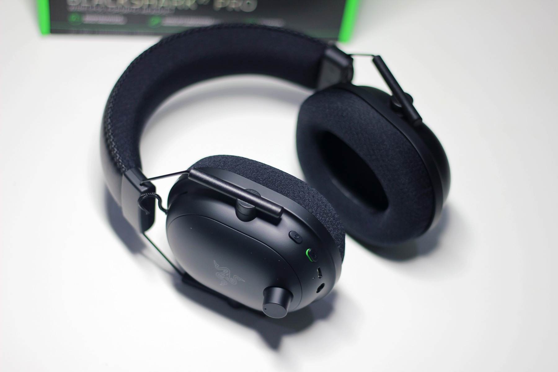 职业向的全能电竞耳麦-雷蛇旋风黑鲨V2专业版评测报告