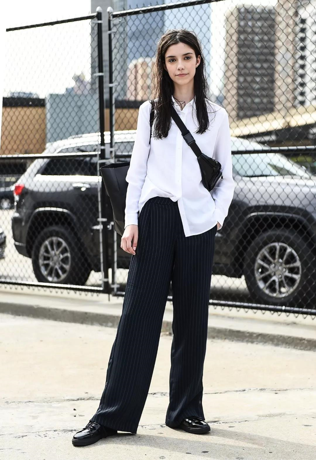 又一件“土味”单品回潮了,腰包竟成了时尚圈的新宠儿