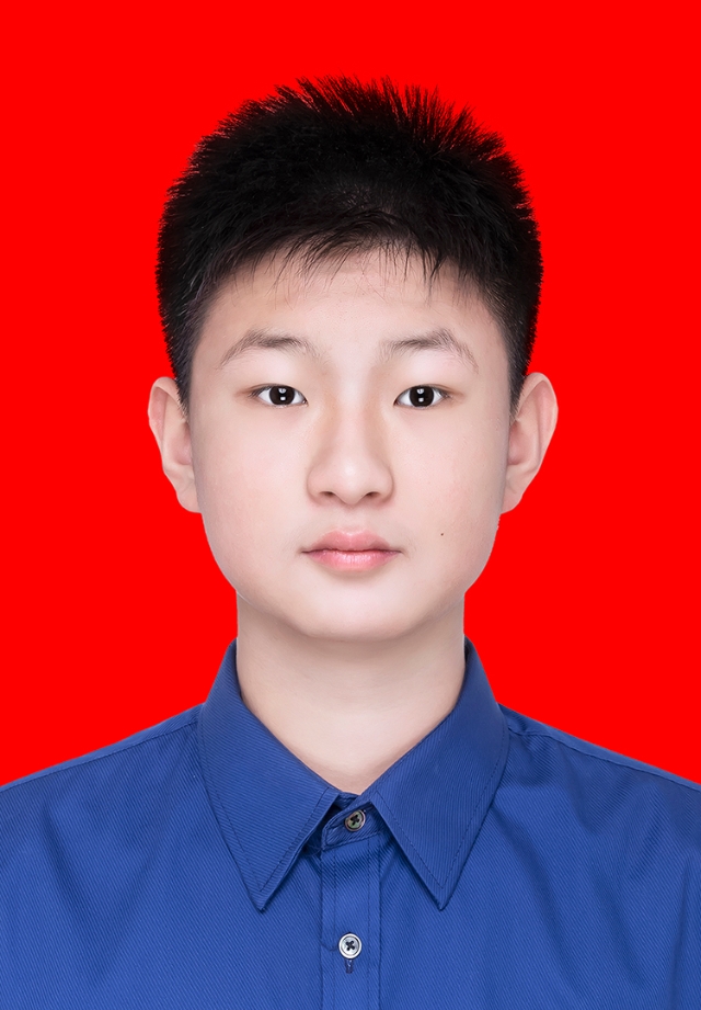 足球小伙踢球,足球小将盛源