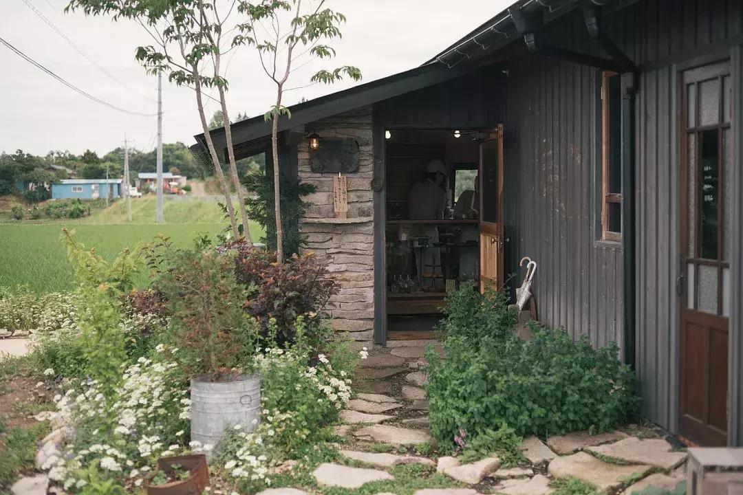 这间面包店，开在无人问津的乡下，而且每周只营业三天｜美好生活