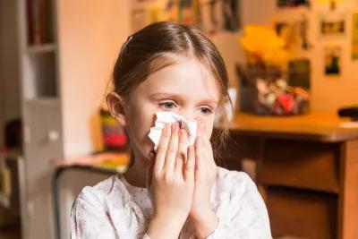 孩子鼻炎不干预会不会加重,小鼻炎大危害鼻炎的并发症有哪些