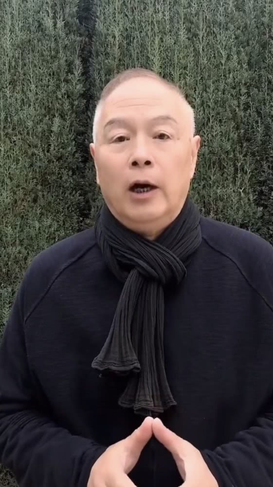 曾讽刺他打铁的全球“头号科蜜”，得知巨星陨落，哽咽说了些什么