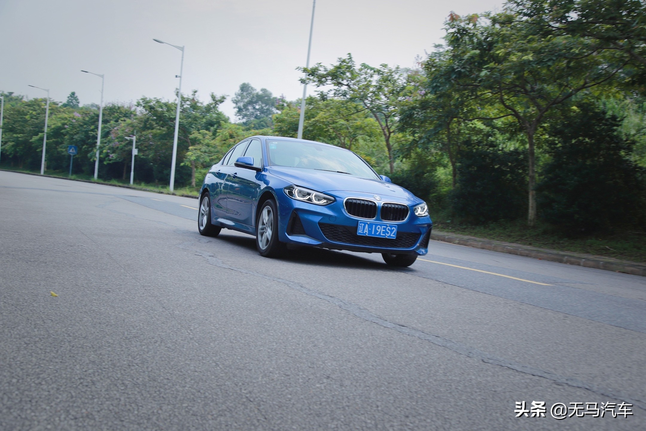 2013款宝马118i试驾视频,蓝天白云梦宝马x1