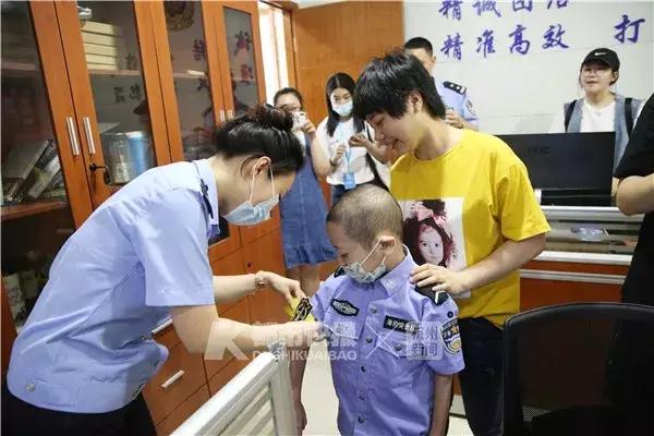 长大后我也要当一名警察,我想当警察是我的梦想