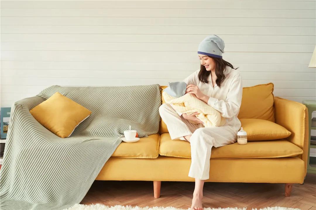 新生儿呛奶窒息该如何处理,新生婴儿呛奶的急救方法