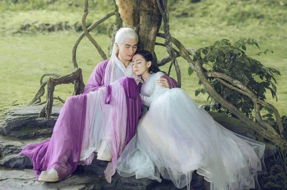 杨幂枕上书大婚,杨幂赵又廷枕上书