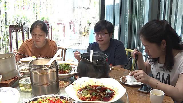 在成都比自贡还辣的自贡菜,在成都吃自贡菜