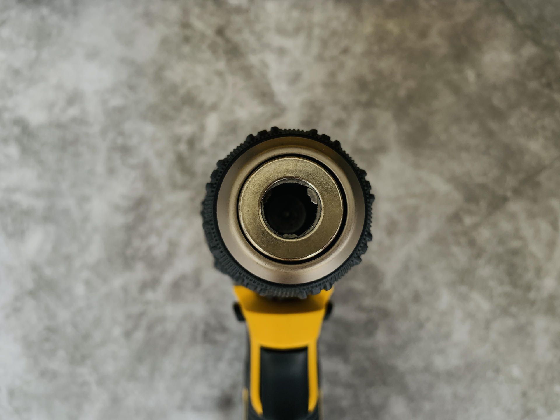 得伟锂电钻哪个型号的好,得伟dcd999锂电钻