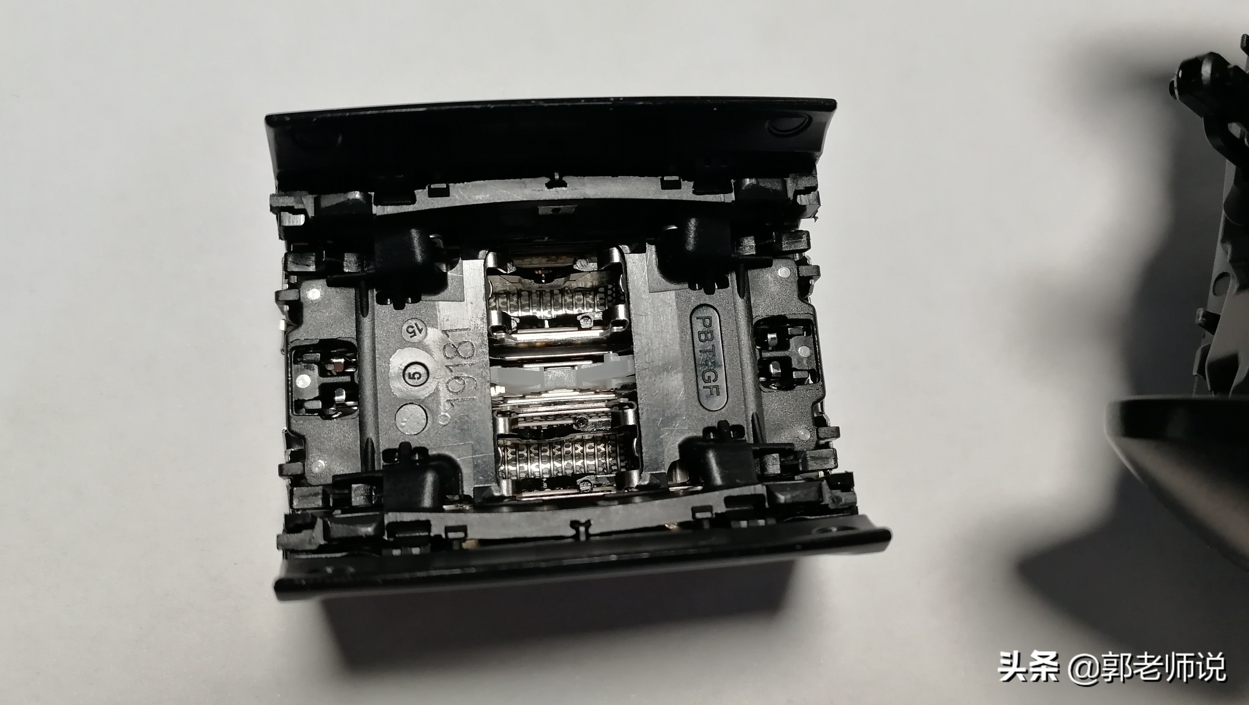 博朗和飞利浦剃须刀哪个好,最新德国博朗剃须刀