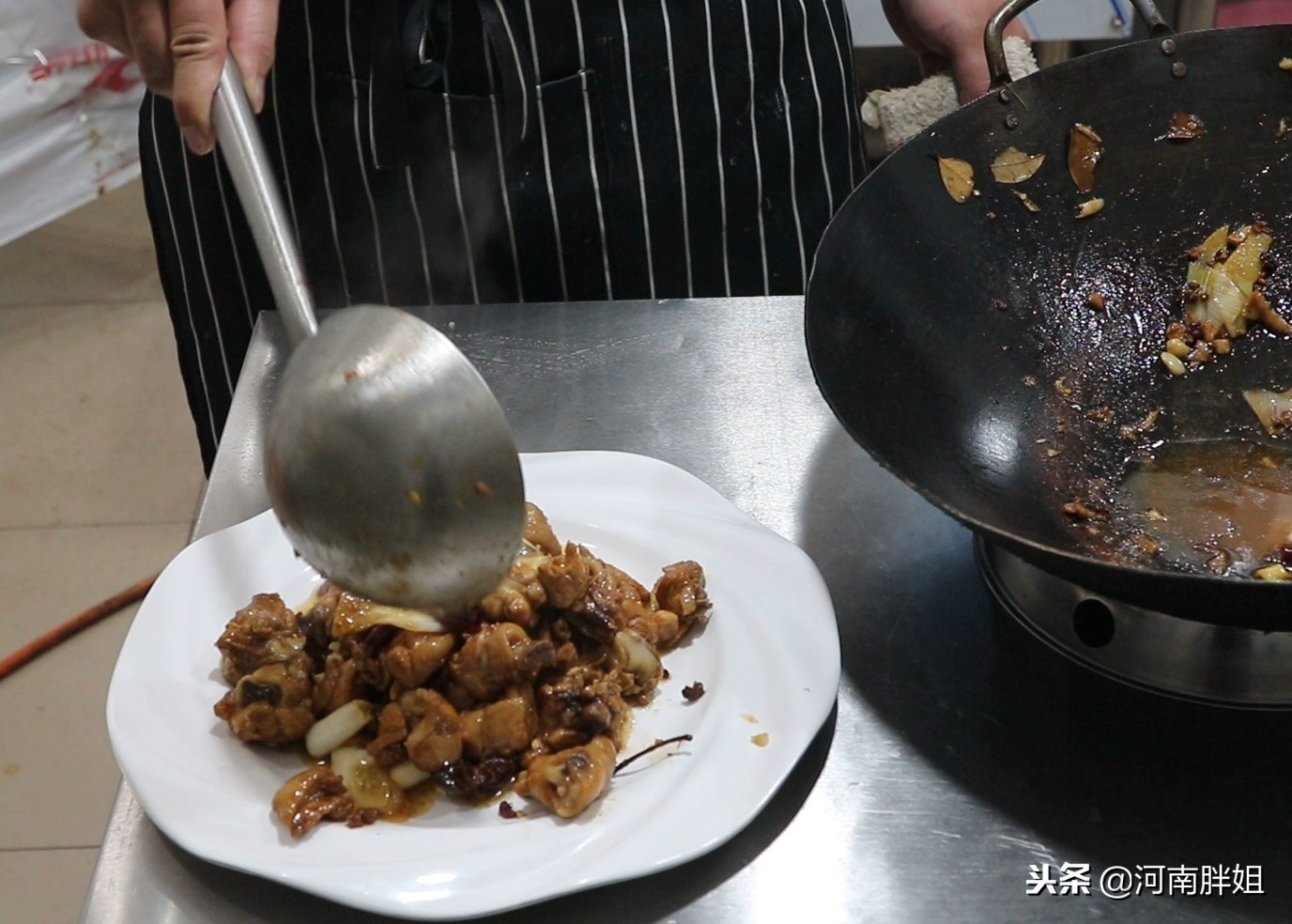 鸡肉怎么炒不柴简单又好吃,怎么炒鸡肉不腥又嫩视频