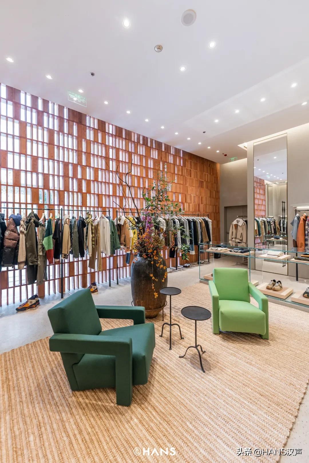 LV、DIOR、CELINE、LOEWE……武汉恒隆大牌全开，景甜都来逛