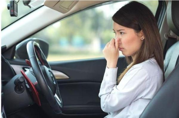 车里有异味怎么开空调除异味,车里空调异味很重有什么办法解决