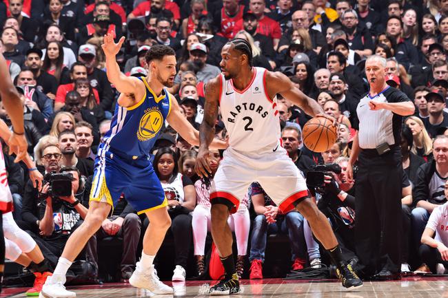 鲁尼肘击谁被罚下场,鲁尼受伤回放