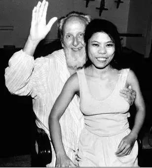 逼迫少女当*奴性**、性侵儿媳、害死亲儿子!他说这是“神的旨意”