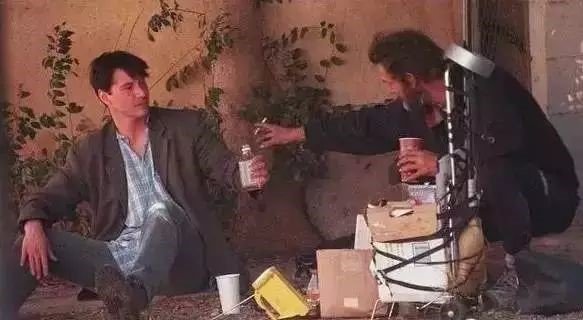 夜之城的强尼·银手，世界的基努·里维斯