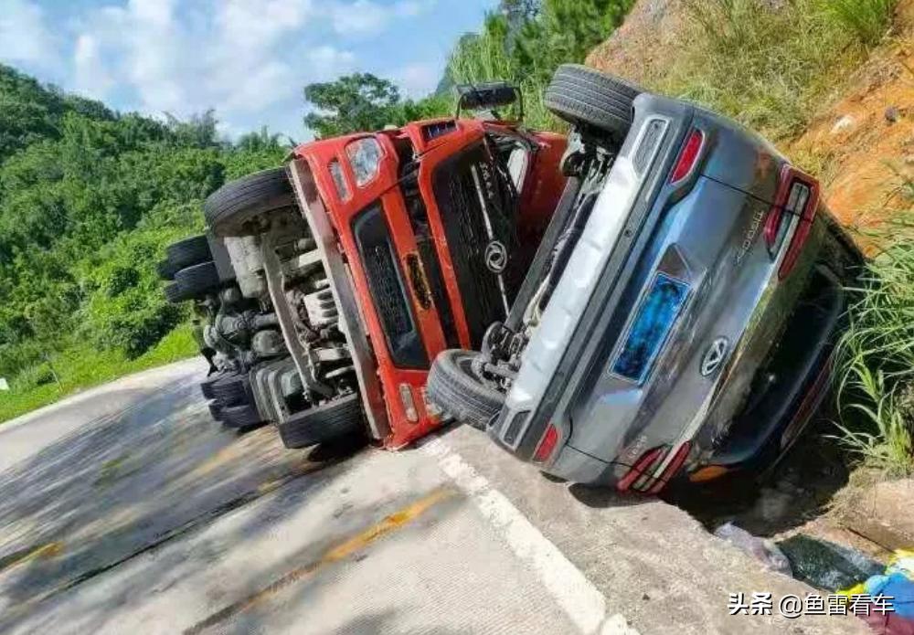 角度刁钻,奇瑞瑞虎5x碰撞重卡车顶,网友:跑山路累了躺下休息