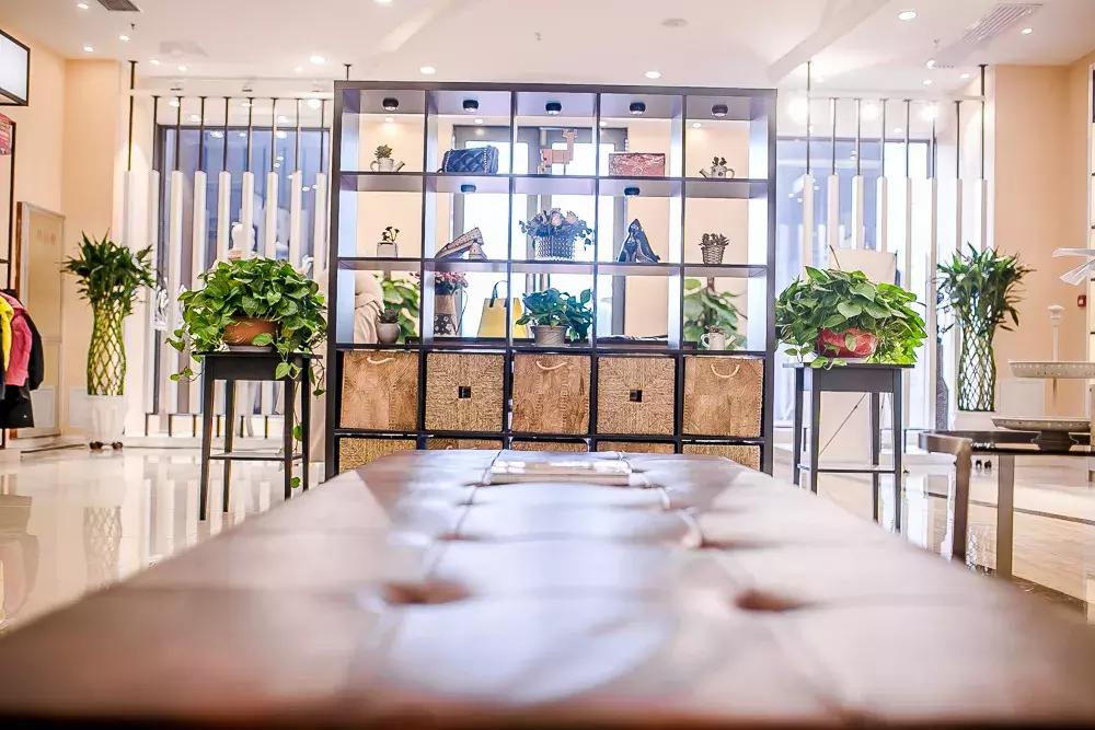 一众顶尖奢牌合伙搞事！Gucci、Prada、Maxmara……低至440元