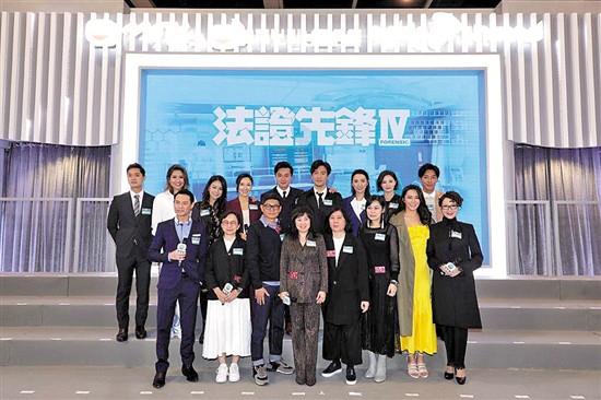 新剧中解剖裸体坦言超尴尬TVB离巢花旦表示是演艺生涯最难部分