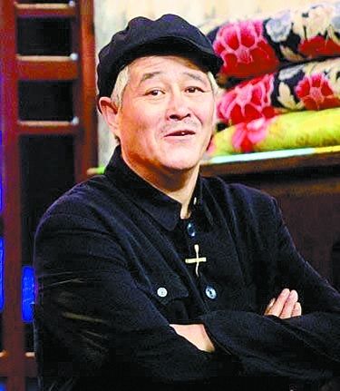 赵本山近照曝光满脸老态身材佝偻,63岁赵本山老态明显视频