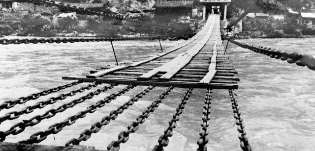 泸定桥铁索有多长,泸定桥铁索重40多吨