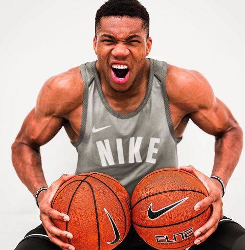 体坛第一男神c罗,2021年足球明星评价c罗